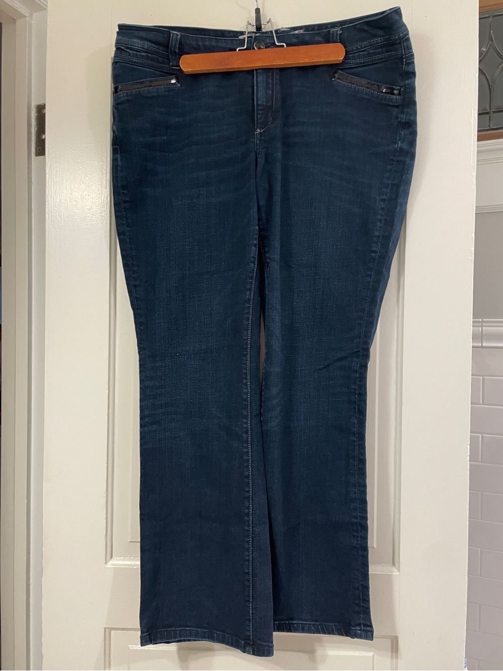 Y2K Seven7 Indigo Bootcut Stretch Jeans with Sequin Pocket Detailing